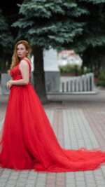 Piękna sukienka idealna na wyjątkowe okazje. - obrazek 3